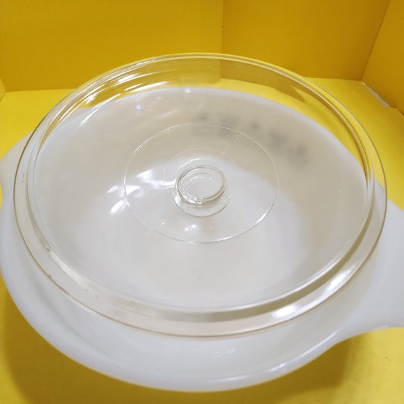 Fire King "Meadow Green" 1- 1/2qt. Round Casserole with Glass Lid Anchor Hocking - Picture 7 of 16